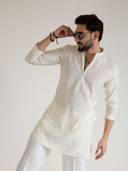 Off White color option, Currently selected