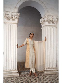 SHEELA SUTHAR - Ivory Kurta with Pant and Dupatta (Set of 3)