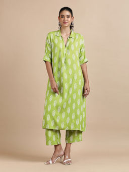 Black & Blah Blah - Green Relaxed Fit Block Printed Kurta and Pant (Set of 2)