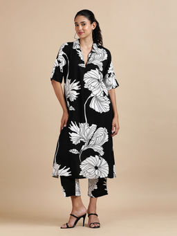 Black & Blah Blah - Black Relaxed Fit Floral Printed Kurta and Pant (Set of 2)