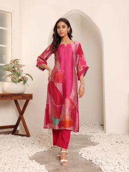 Varanga - Women Fuchsia Pink Printed Straight Kurta with Pants (Set of 2)