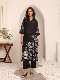Varanga - Women Black Floral Printed Kurta with Solid Pant. (Set of 2)