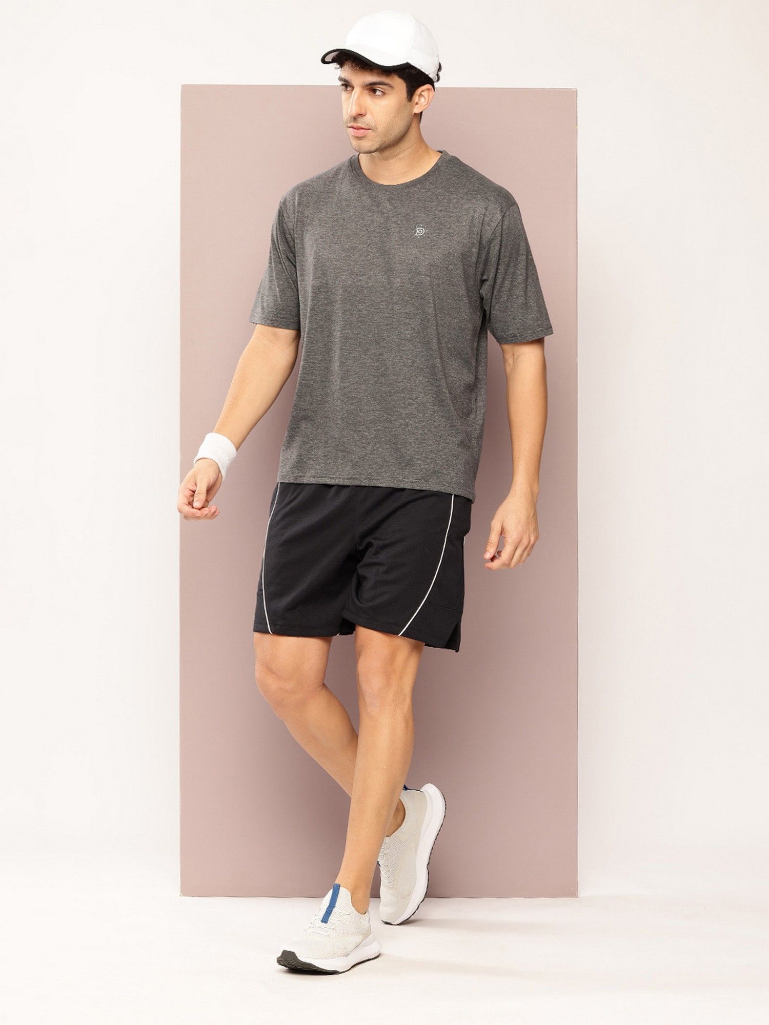 Men Short Sleeve Round Neck Oversized Polyester Grey T-Shirt