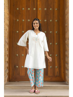 Anuvas - White Floral Kurta and Palazzo (Set of 2)