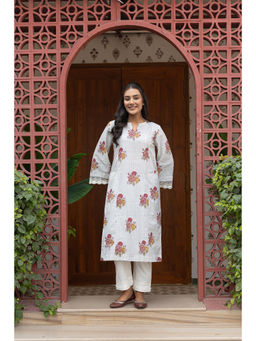 Anuvas - White Floral Kurta and Pant (Set of 2)