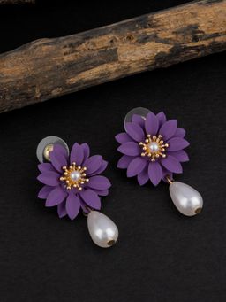 E2O - Contemporary Floral Shaped Gold Plated Drop Earring Embellished with White Beads