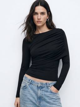 Outzidr - Black Full Sleeved One Side Ruched Shoulder Top
