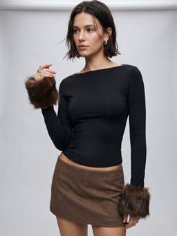 Outzidr - Black Boat Neck Fitted Top