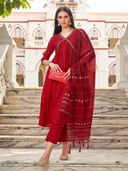 Red color option, Sold out, Currently selected
