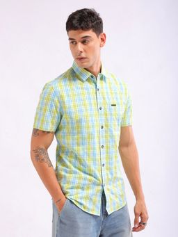 The Indian Garage Co - Men Slim Fit Checks Half Sleeves Cutaway Collar Casual Shirt