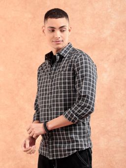 The Indian Garage Co - Men Slim Fit Checks Full Sleeves Spread Collar Casual Shirt Black