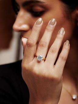 MISS JO - Brilliant Round Shaped Solitaire Engagement Ring