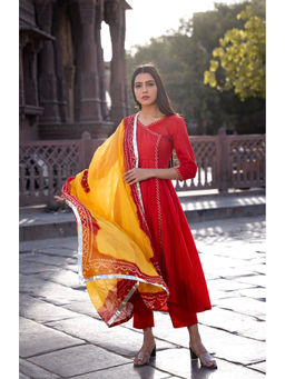 Bannhi - Rukhmani Red Suit (Set of 3)