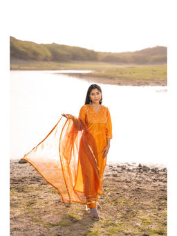 Bannhi - Jashn Mustard Suit (Set of 3)