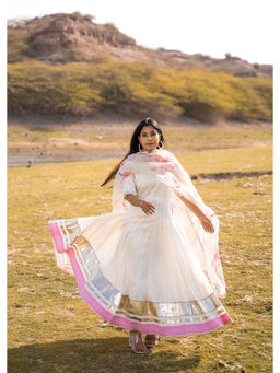 Bannhi - Lotus White Floor Length Dress (Set of 2)