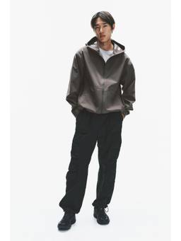 H&M - Men Brown Packable Rain Jacket With Storm move