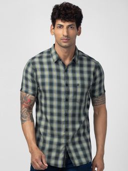 Spykar - Men Bottle Green Cotton Slim Fit Checkered Shirt
