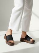 Black color option, Sold out, Currently selected
