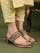 Gold color option, Sold out, Currently selected