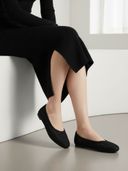 Black color option, Sold out, Currently selected