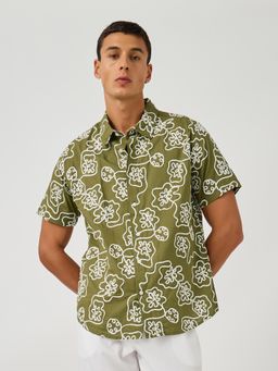 Styli - Men Embroidered Regular Fit Collar Green Shirt