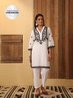 House of Chikankari - Women's White Cotton Chikankari Kurti and Pant (Set of 2)
