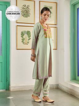 House of Chikankari - Crafts Women Green Aari Embroidered Cotton Kurta with Pant (Set of 2)