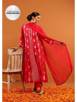 House of Chikankari - Pink Chanderi Chikankari Women's Kurta with Inner, Pant and Dupatta