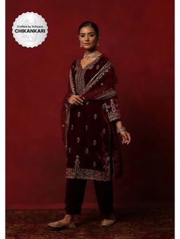 House of Chikankari - Maroon Hoc Velvet Embroidered Women's Kurta With Pant And Dupatta