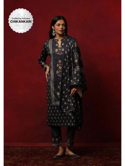 House of Chikankari - Grey Woollen Printed Women's Kurta With Pant And Dupatta
