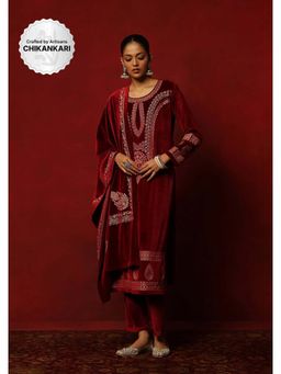 House of Chikankari - Maroon Velvet Embroidered Women's Kurta With Pant And Dupatta