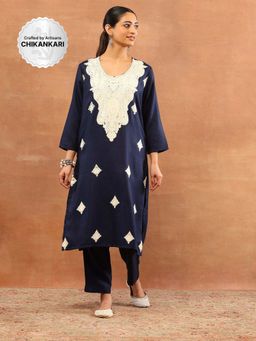 House of Chikankari - Wool Aari Embroidered Women's Long Kurta with Pant