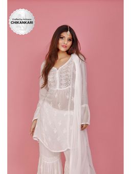 Label Aishwaryrika - LABEL AISHWARYRIKAa Tara Chikankari Kurta