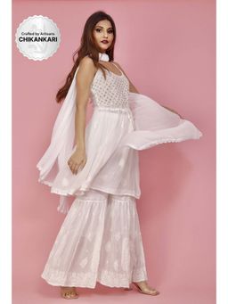 Label Aishwaryrika - LABEL AISHWARYRIKAa Mehr Chikankari Kurta