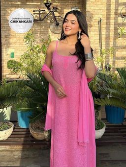 Label Aishwaryrika - Blush Pink Chikankari Kurta (Set of 3)