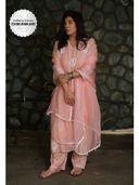 Pink color option, Currently selected