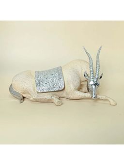 Smokey Cocktail - Springbok Antler Table Decor- Beige- Straight Horn