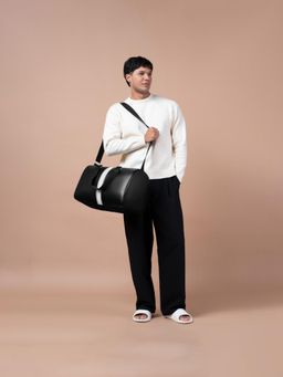 United Colors of Benetton - Unisex Duffle Bag With Detachable Strap Maverick - Black