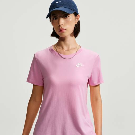 Nike Sportswear Club Essentials - Women's T-Shirt