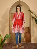 Red color option, Sold out, Currently selected