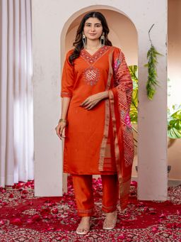 PMD FASHION - Women Orange Embroidered Kurta with Pant and Dupatta