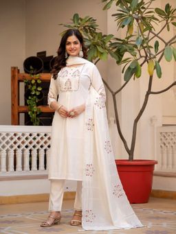 PMD FASHION - Women White Embroidered Kurta with Pant and Dupatta