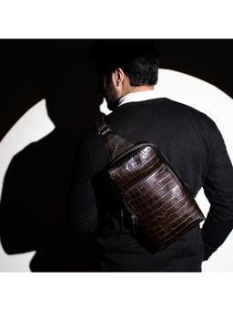 Eske - Brio Brown Textured Genuine Leather Sling Pack