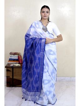 THE WEAVERS SHOP BY RAAVI - Blue Cotton Ikat Print Saree with Unstitched Blouse