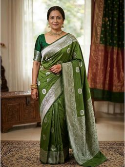 THE WEAVERS SHOP BY RAAVI - Green Art Silk Woven Saree with Unstitched Blouse