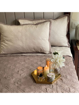 Sadyaska - Beige and Taupe Gizmo Reversible Bedspread (King)