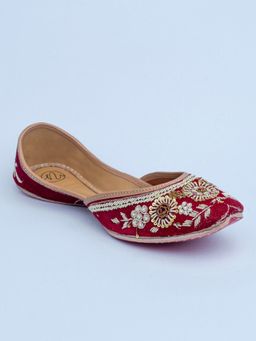 NR by Nidhi Rathi - Embellished Maroon Juttis