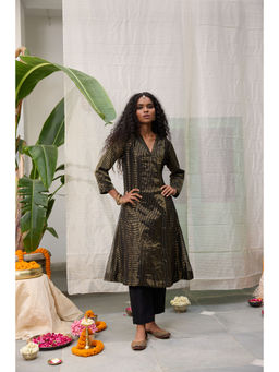 Raas Life - Kalakriti Gold Zari Striped Chanderi Kurta and Pant (Set of 2)