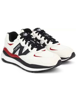 New Balance - Men White Casual Sneakers