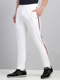 Fitleasure - Men Black Blended Solid Tapered Trackpant